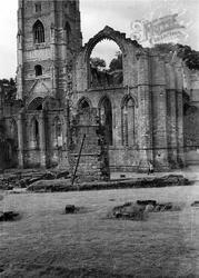 Abbey Ruins 1952, Fountains Abbey