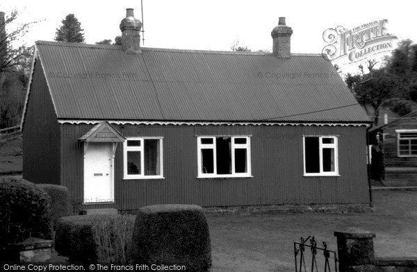 Photo of Four Marks, Colonial Bungalow 2004
