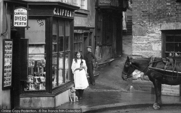 Photo of Fowey, Waiting Outside The Stationers 1908