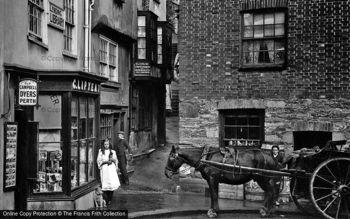 Photo of Fowey, Waiting Outside The Stationers 1908