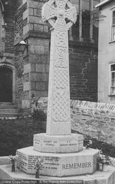 Photo of Fowey, War Memorial c.1920