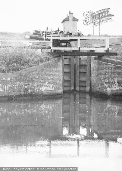 Photo of Foxton, Foxton Locks c.1955