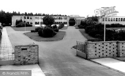 The School c.1965, Framingham Earl