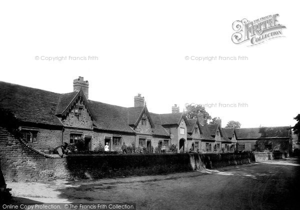 Photo of Framlingham, Hitcham's Almshouses 1929