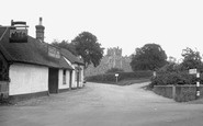 Framlingham, the Castle and Inn c1955