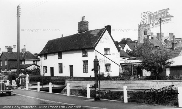 Photo of Framlingham, The Old Pump c.1955