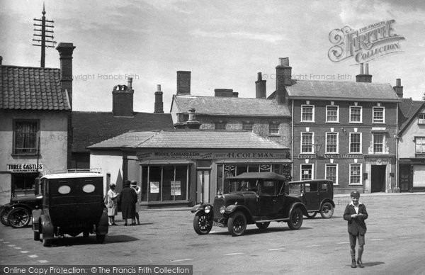 Photo of Framlingham, Vehicles On Market Hill 1929