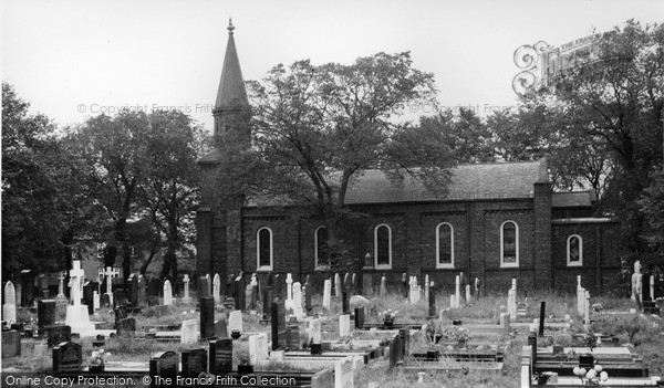 Photo of Freckleton, Holy Trinity Church c.1960