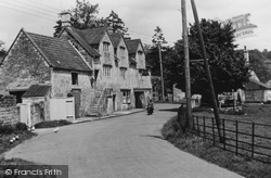 Freshford, the Inn and Street c1955