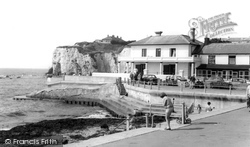 The Esplanade c.1955, Freshwater Bay