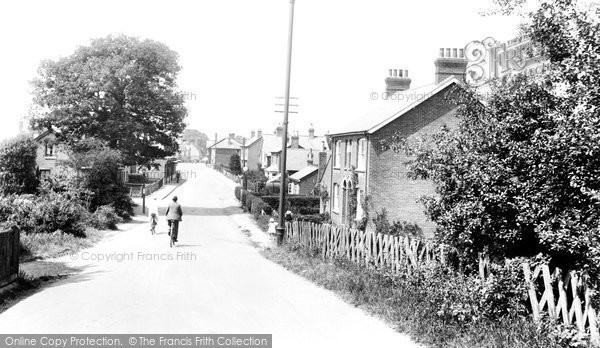 Photo of Frimley Green, Guildford Road 1927