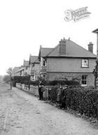 Postman And Children 1921, Frimley