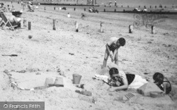 Frinton-on-Sea, Children Playing With Sand c.1955, Frinton-on-Sea