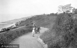 Frinton-on-Sea, Cliffs And Huts 1921, Frinton-on-Sea
