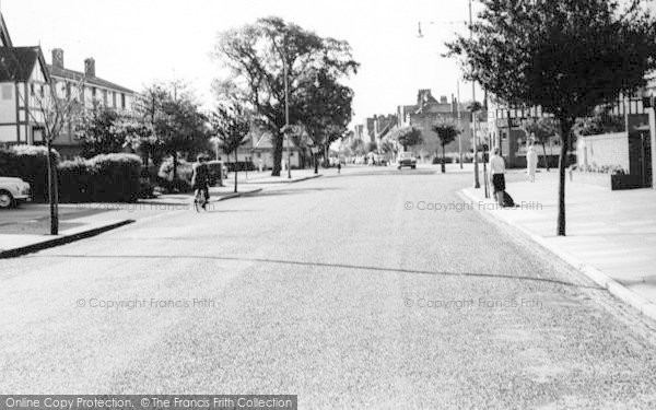 Photo of Frinton On Sea, Connaught Avenue c.1960