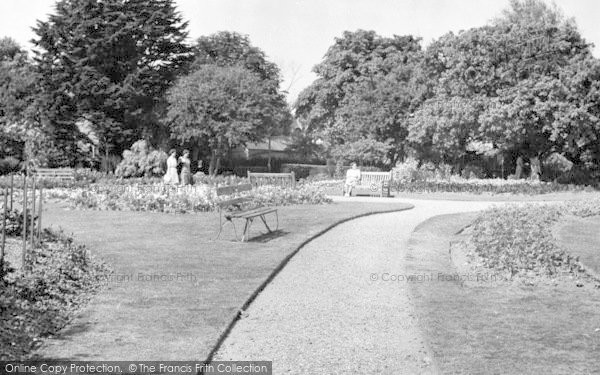 Photo of Frinton On Sea, Crescent Gardens c.1950