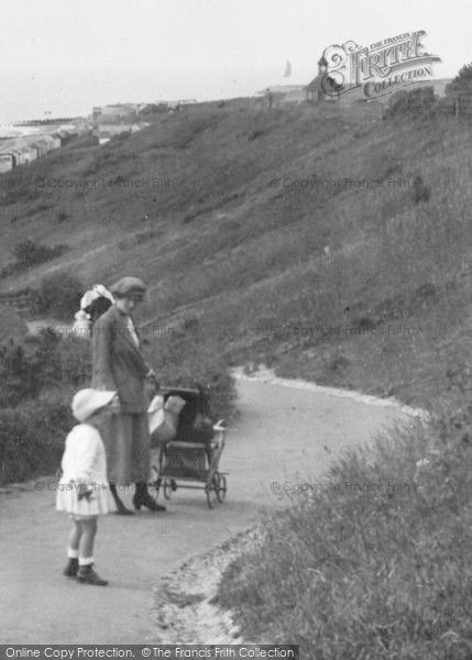 Photo of Frinton On Sea, Mother And Daughter 1921