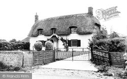 Thatched Cottage c.1960, Froxfield Green
