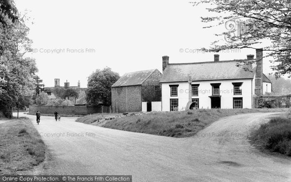 Photo of Fulbourn, Manor Walk c.1950