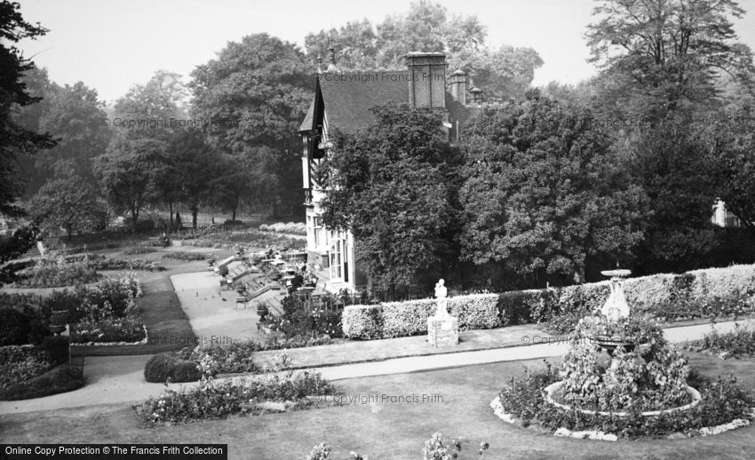Fulham, Pryors Bank Gardens c1960