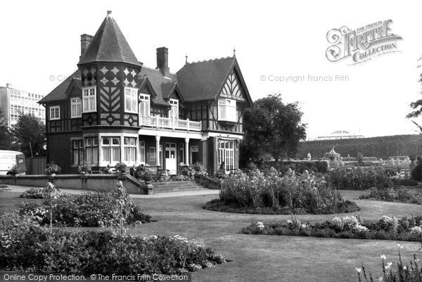 Photo of Fulham, Pryors Bank Pavilion c.1960