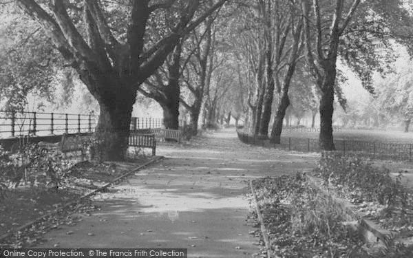 Photo of Fulham, Riverside c.1960