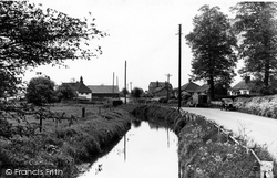 Dunmow Road c.1950, Fyfield