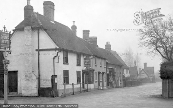 Photo of Fyfield, The Queens Head c.1955