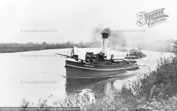 Photo of Gainsborough, Tug Boat Towing Keels On The River Trent c.1910
