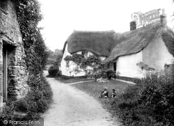 Village 1927, Galmpton