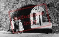 Galway, Girls At Spanish Arch c.1950, Galway City