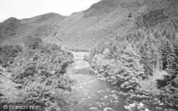 The River c.1955, Ganllwyd
