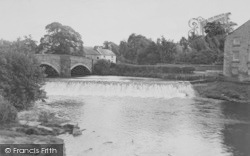 The River Bridge And Weir c.1950, Garstang