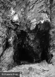 Cave 1896, Garwick Glen