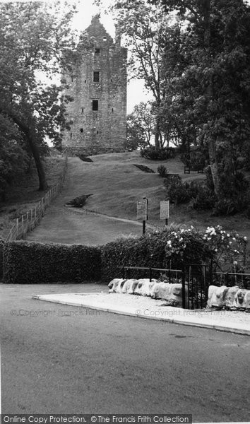 Photo of Gatehouse Of Fleet, Cardoness Castle c.1960
