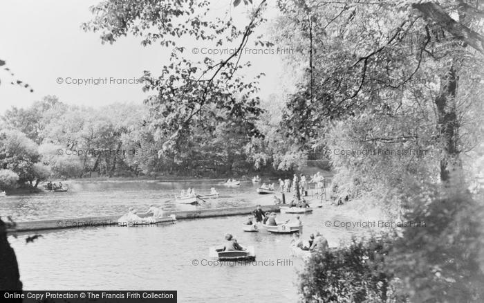 Photo of Gateshead, Saltwell Park, Children's Boating Lake c.1955
