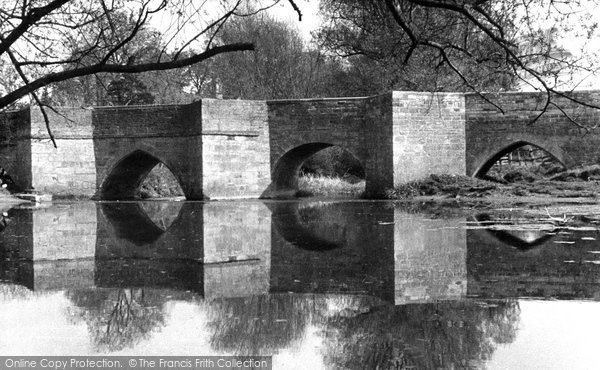 Photo of Geddington, The Bridge c.1955