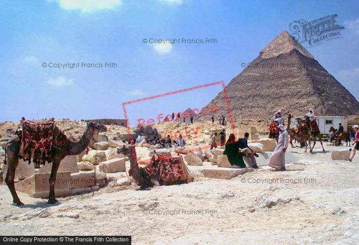 Photo of Geezeh, (Giza) Khufu Pyramid 2004