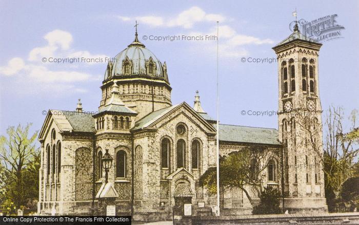 Photo of Gerrards Cross, St James' Parish Church c.1965