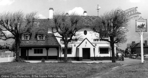 Photo of Gerrards Cross, the Packhorse Inn c1965