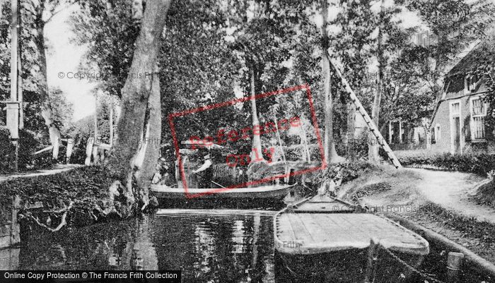 Photo of Giethoorn, Turning A Punt c.1930