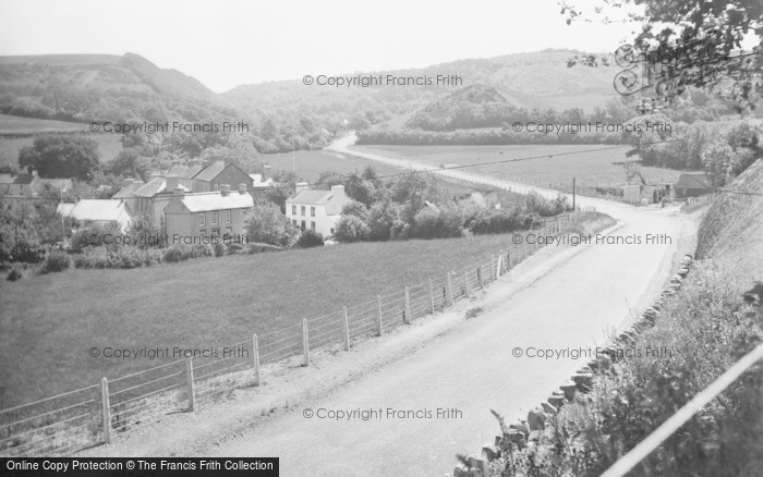 Photo of Gilfachrheda, New Road From New Quay c.1933