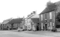 The White Swan c.1960, Gilling West