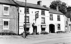 White Swan c.1960, Gilling West