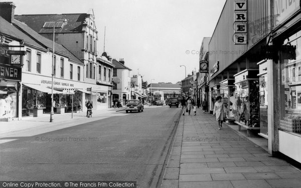 Photo of Gillingham, High Street c1960