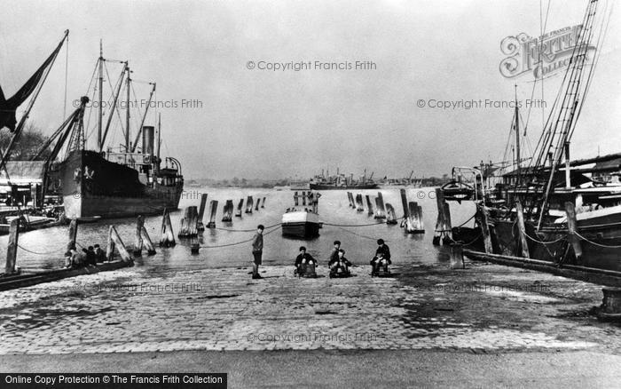 Photo of Gillingham, Riverside Docks c.1900