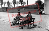 The Strand, A Couple c.1955, Gillingham