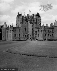 Castle 1954, Glamis