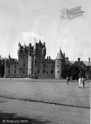 Castle 1954, Glamis