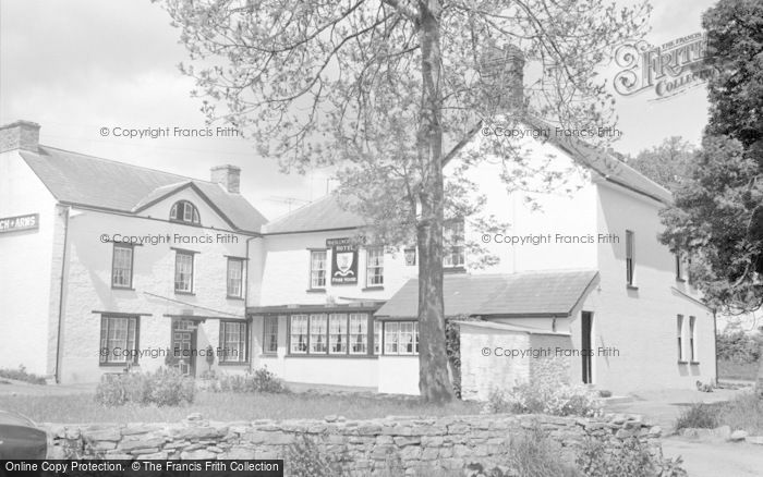 Photo of Glasbury On Wye, Maesllwch Arms Hotel 1962